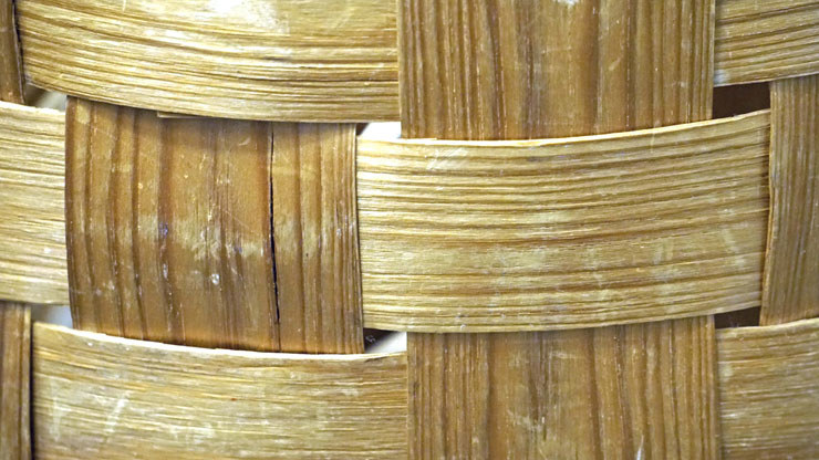 Närbild av en spånkorg