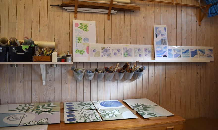 Skisser i Marie Isakssons ateljé.