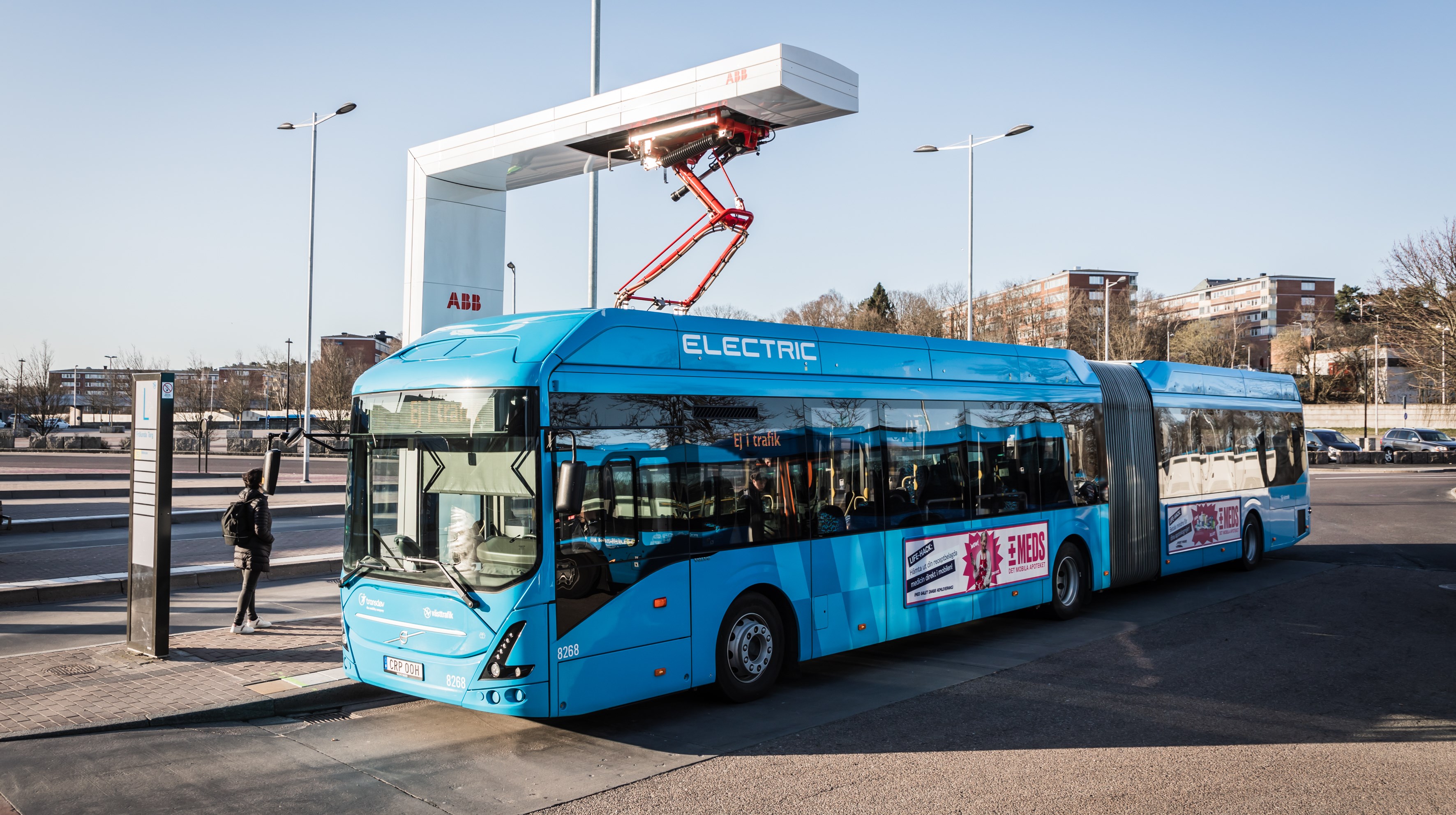 Buss Västtrafik på laddning vid ändhållplats