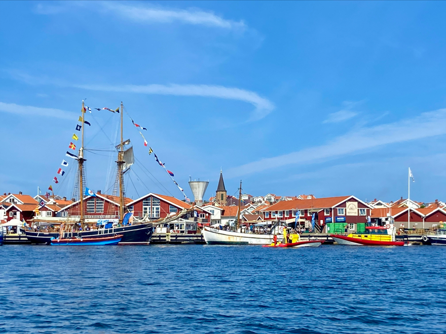 Segelskuta vid Smögenbryggan