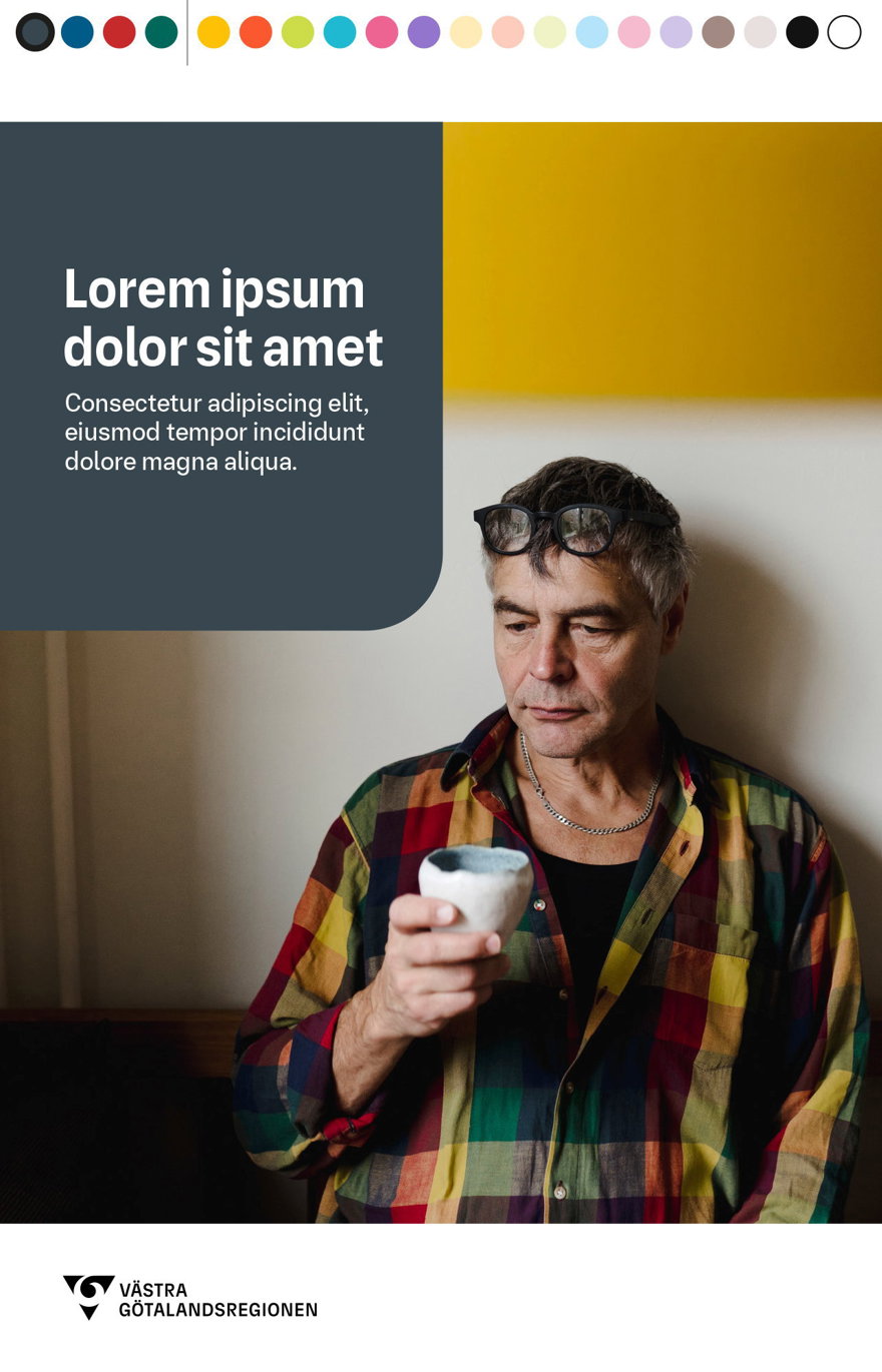 Exempelbild som visar folder med grå huvudfärg och en bild på en man som dricker kaffe.