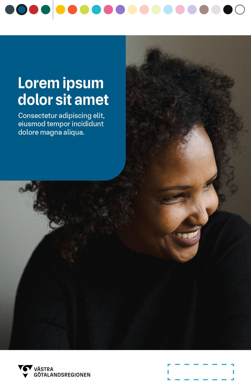 Exempelbild som visar folder med blå huvudfärg och en bild på en kvinna som dricker ler stort..