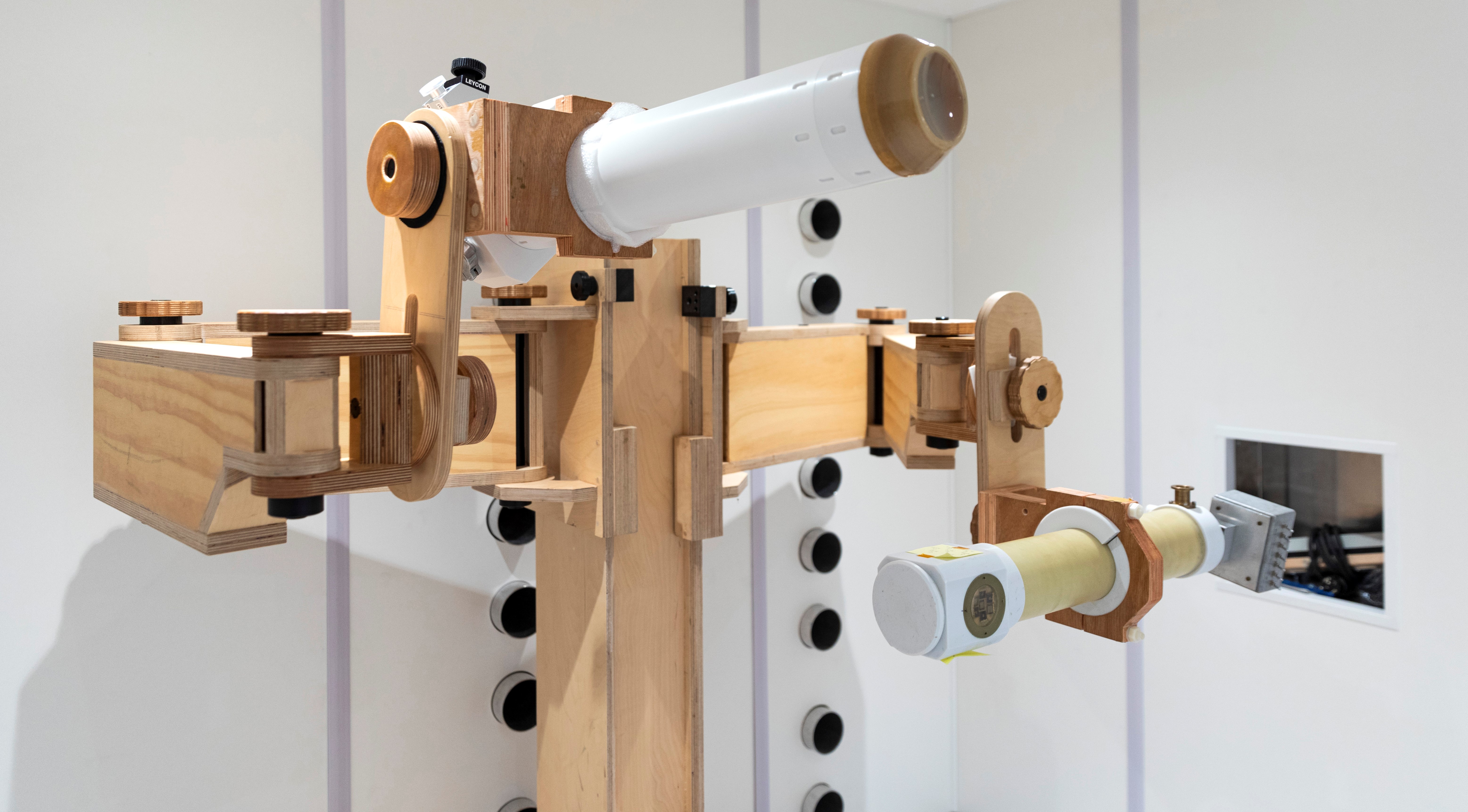  Unik MEG-utrustning som ska användas för att mäta magnetfält i hjärnan