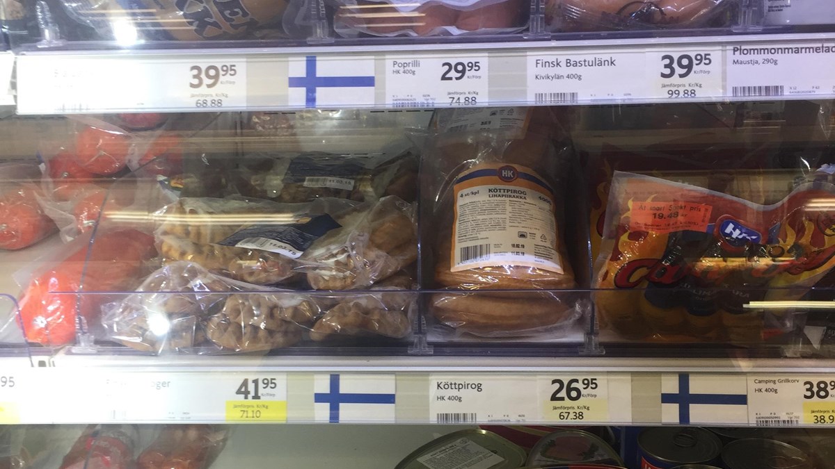 på bilden syns finska matvaror i butik