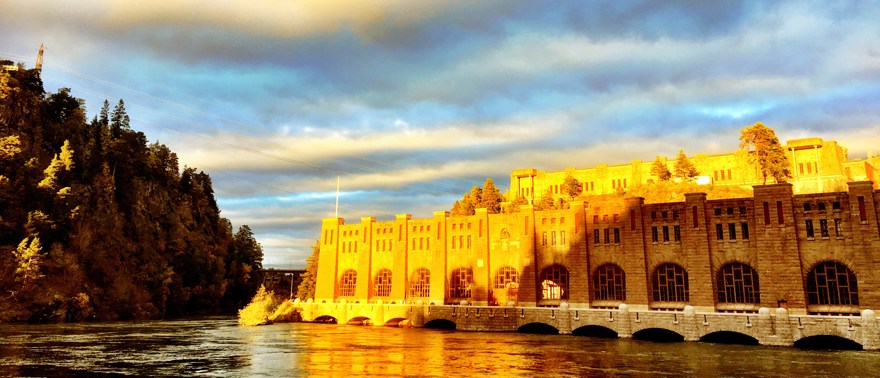 Olidan kraftstation i Trollhättan. En stenbyggnad.