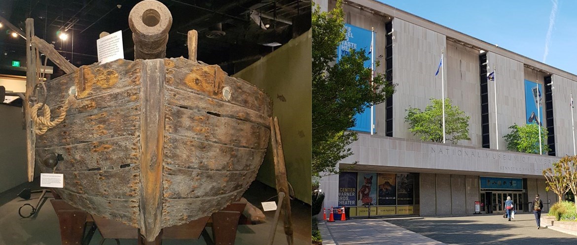Bilden består av två foton. Den vänstra visar fören på en gammal träbåt, med en kanon som sticker upp över relingen. Båten står i en utställningshall. Den högra bilden visar fasaden på en grå tegelbyggnad, solbelyst och med blå himmel bakom. 