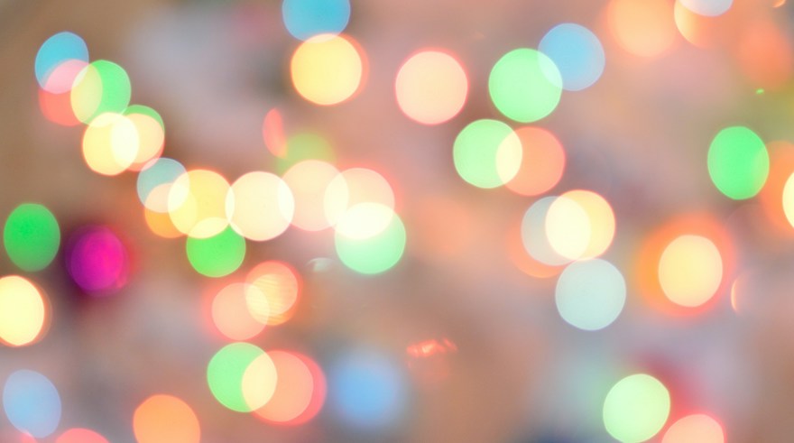 "Ljusbollar" i milda pastellfärger. Lite suddig, drömsk bild