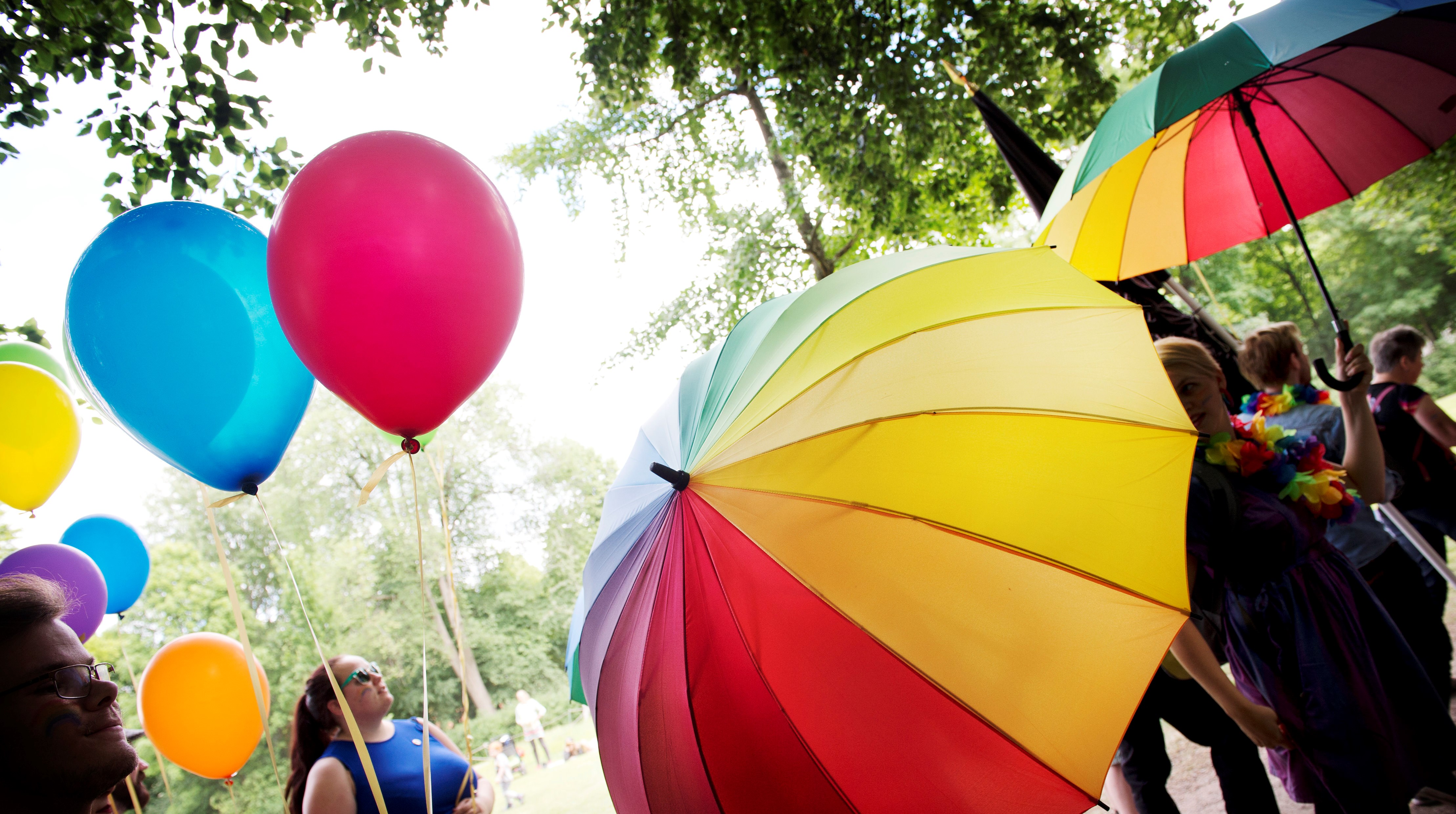 VGR deltar i West Pride paraden söndagen 12/6 2016. 