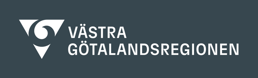 VGR:s logotyp med en symbol med vit trekant som har spetsen nedåt och en våg i mitten samt texten Västra Götalandsregionen bredvid. Logotypen ligger på en mörk bakgrundsplatta.