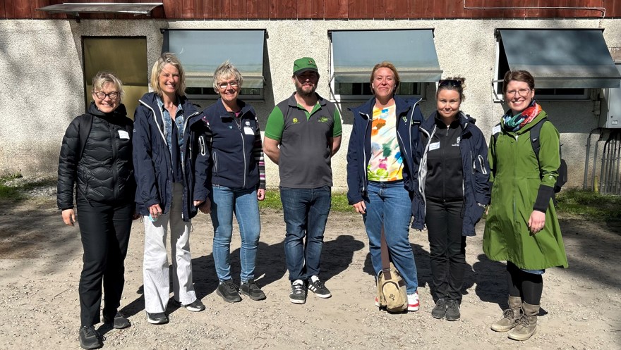 Gruppen av arrangörerna och Roland Hermansson