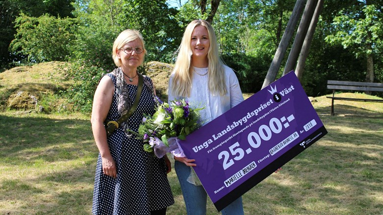 Tina Ehn (MP) och pristagarenn Marielle Örtengren, Ragneruds Business AB