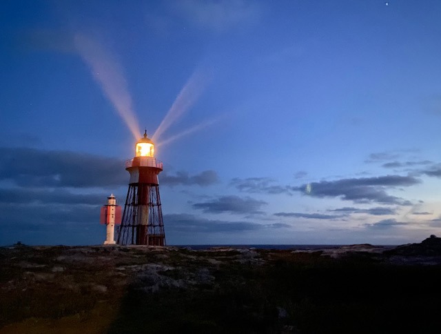 Måsaeskärs heidenstamsfyr lyser
