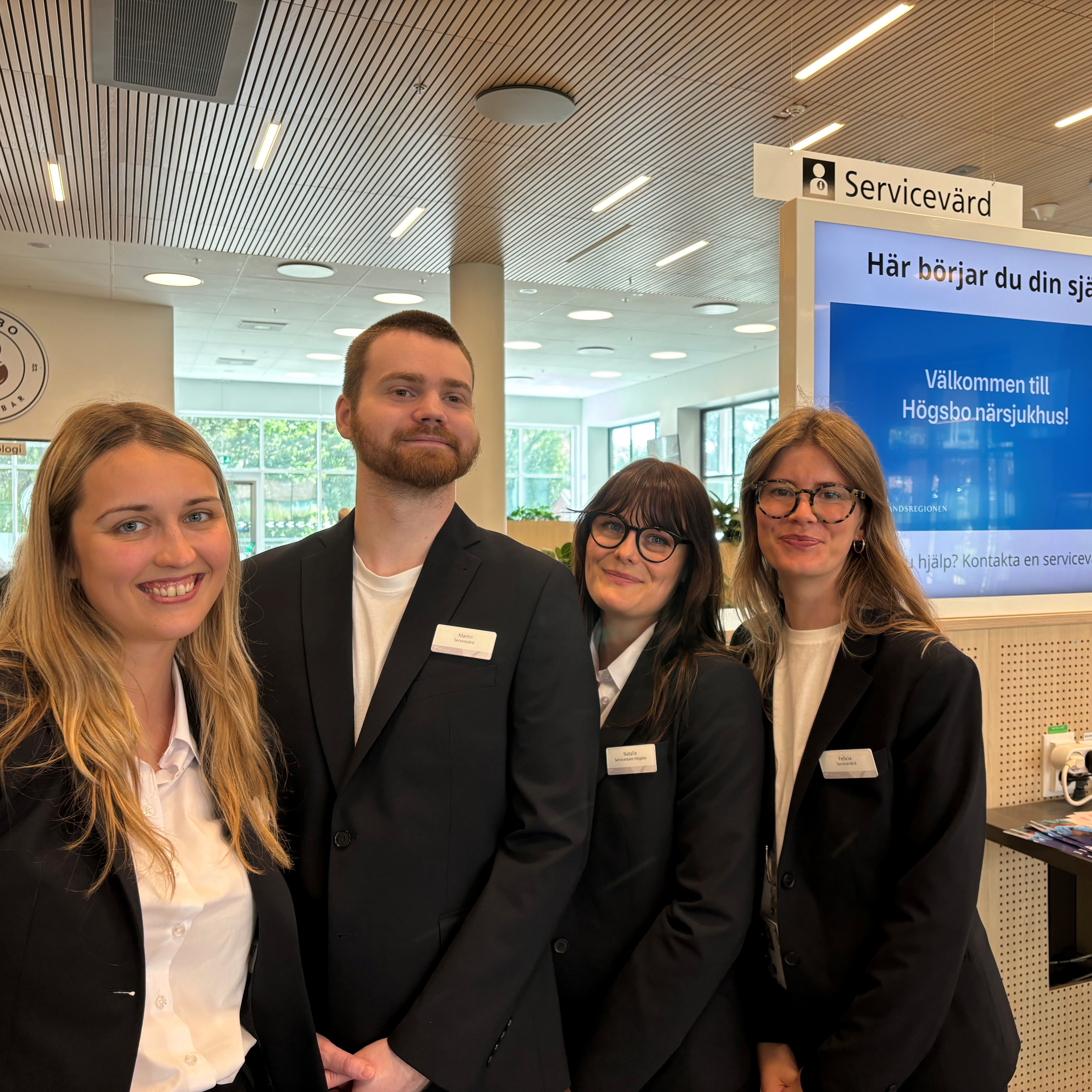servicevärdar i sjukhusentré
