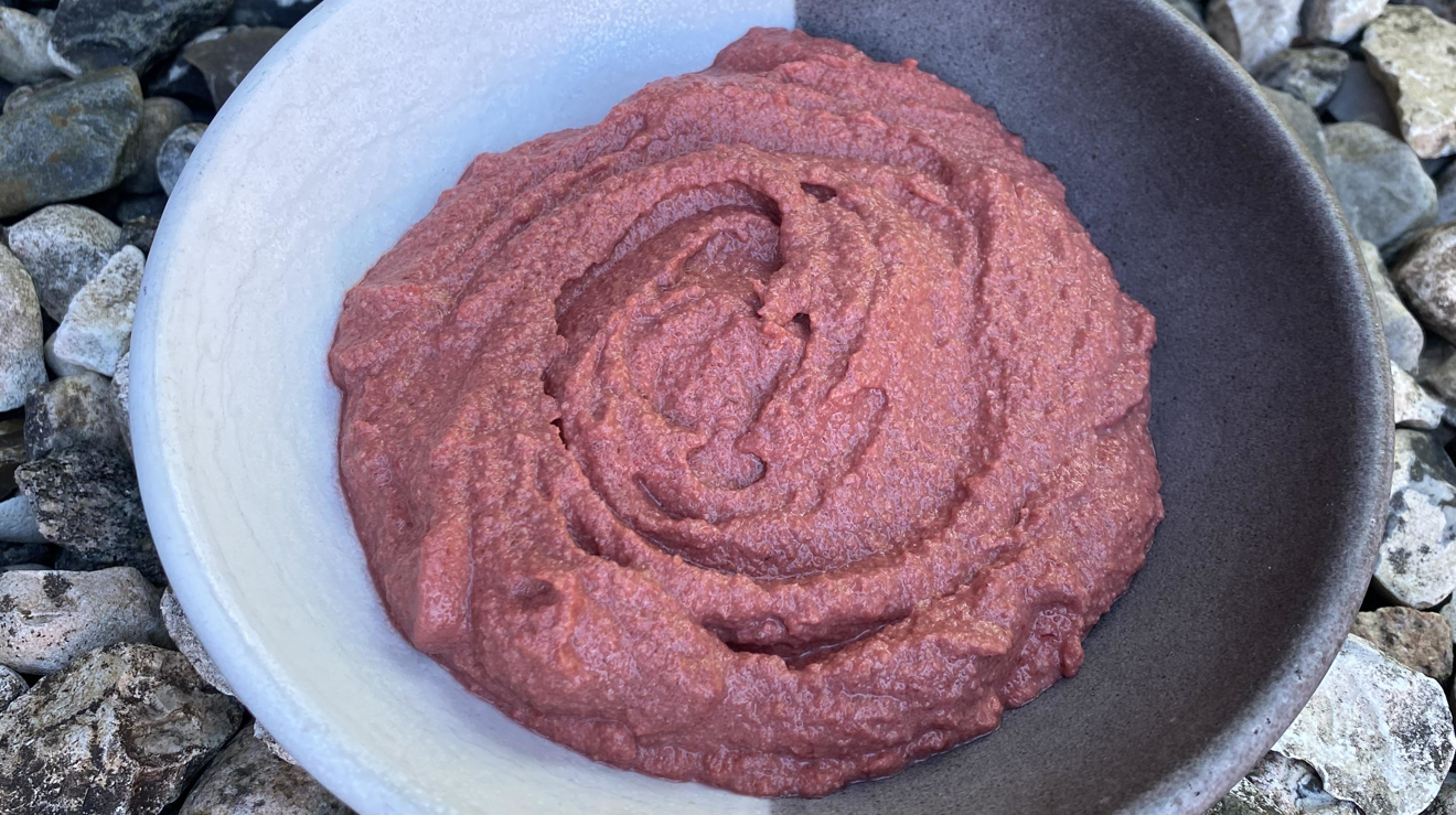 En rosa röra i en skål