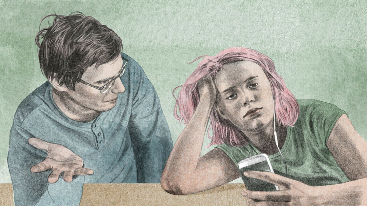 Illustration av en förälder som tittar på sitt barn som sitter med hörlurar och en telefon.