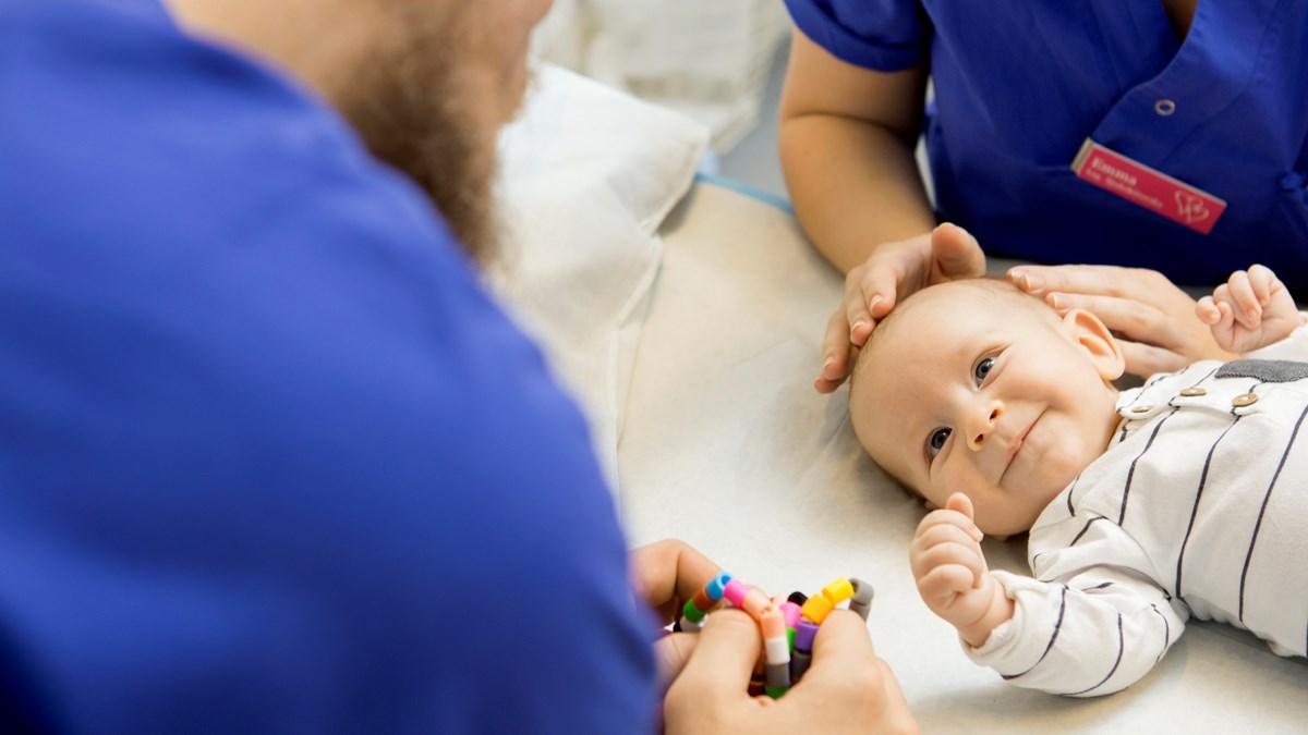Bedömning och behandling av spädbarn