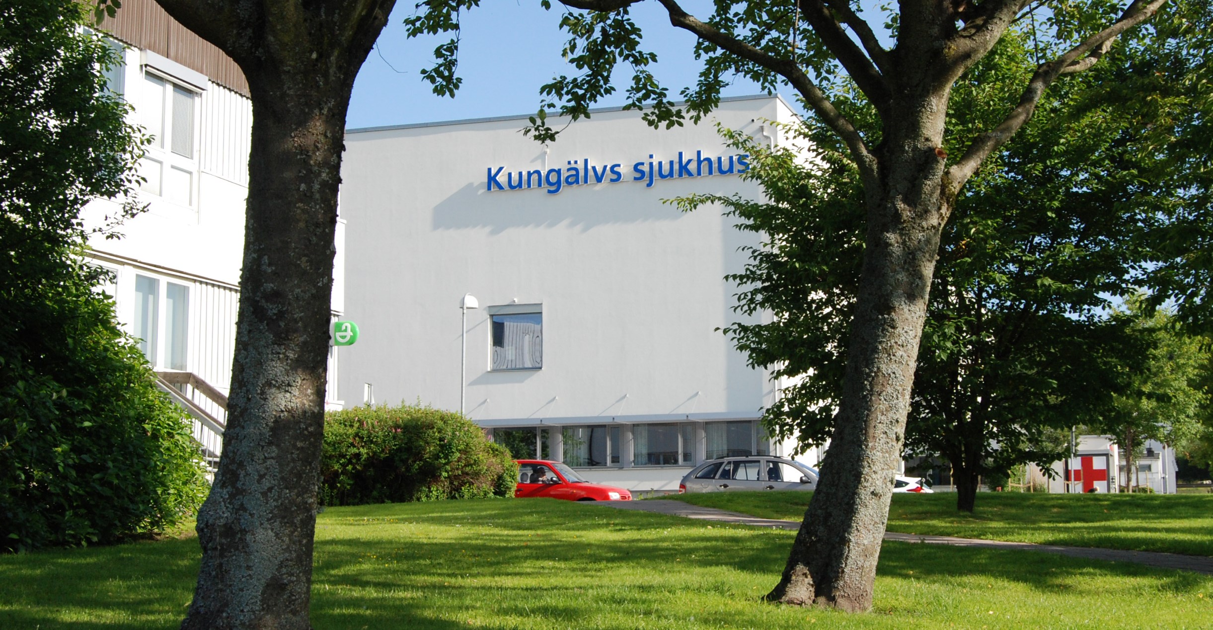 Bild på Kungälvs sjukhus fasad.