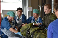 sjukvårdspersonal, militär och patient