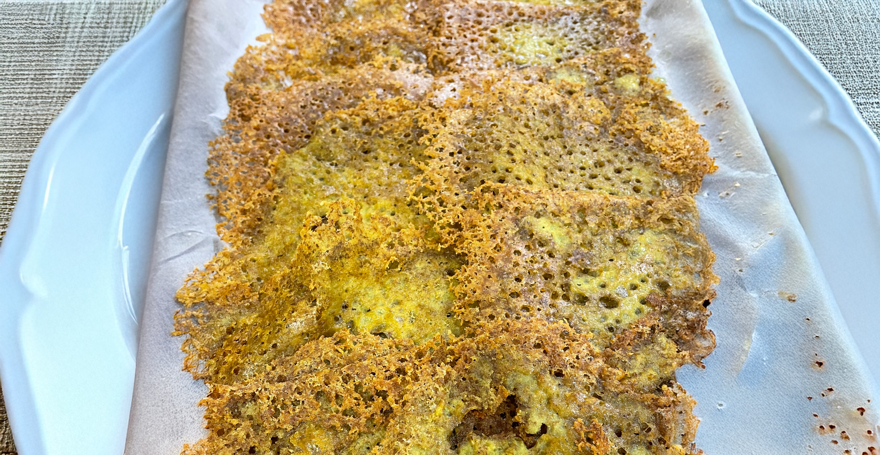 Floralinser på en tallrik