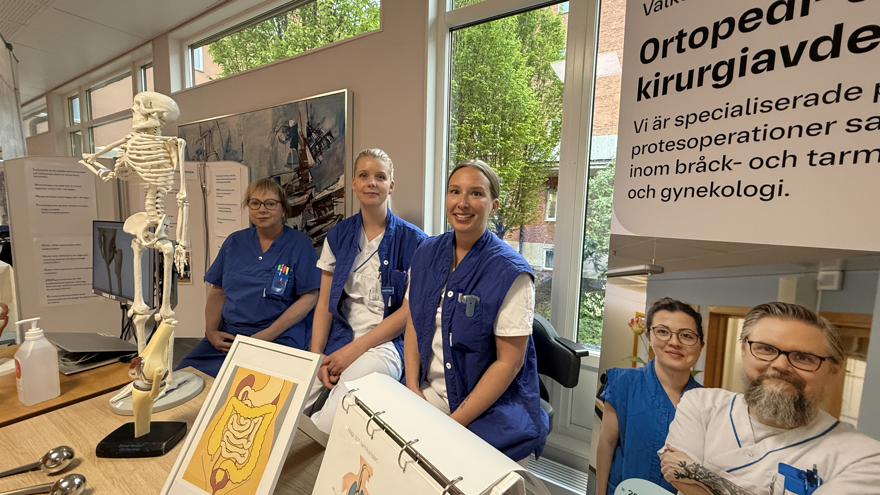 tre medarbetare från avdelningen