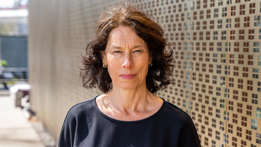 Porträttfoto av forskare Solveig Lövestad, VKV, Västra Götalandsregionens kompetenscentrum om våld i nära relationer.